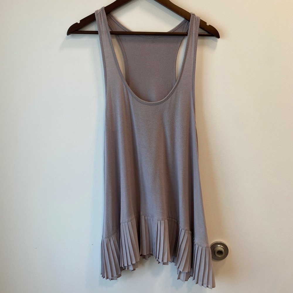Tank Top Women M Gray Pleated Ruffle Hem Racerback Sleeveless Scoop Neck